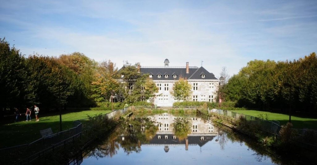 Parc de Péralta, Belgium
